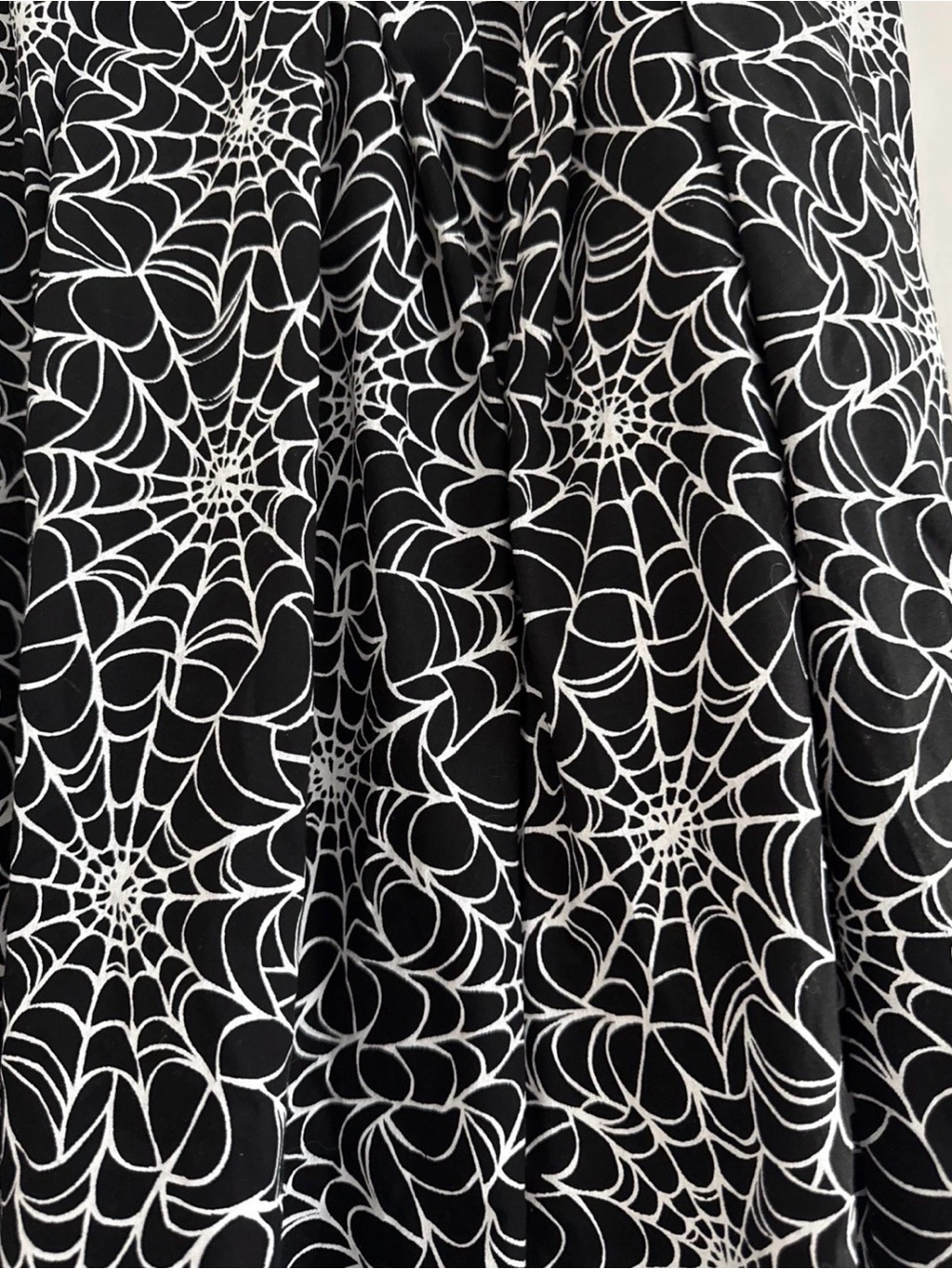 Spider web skirt by Laura Byrnes - Picture 5 of 8